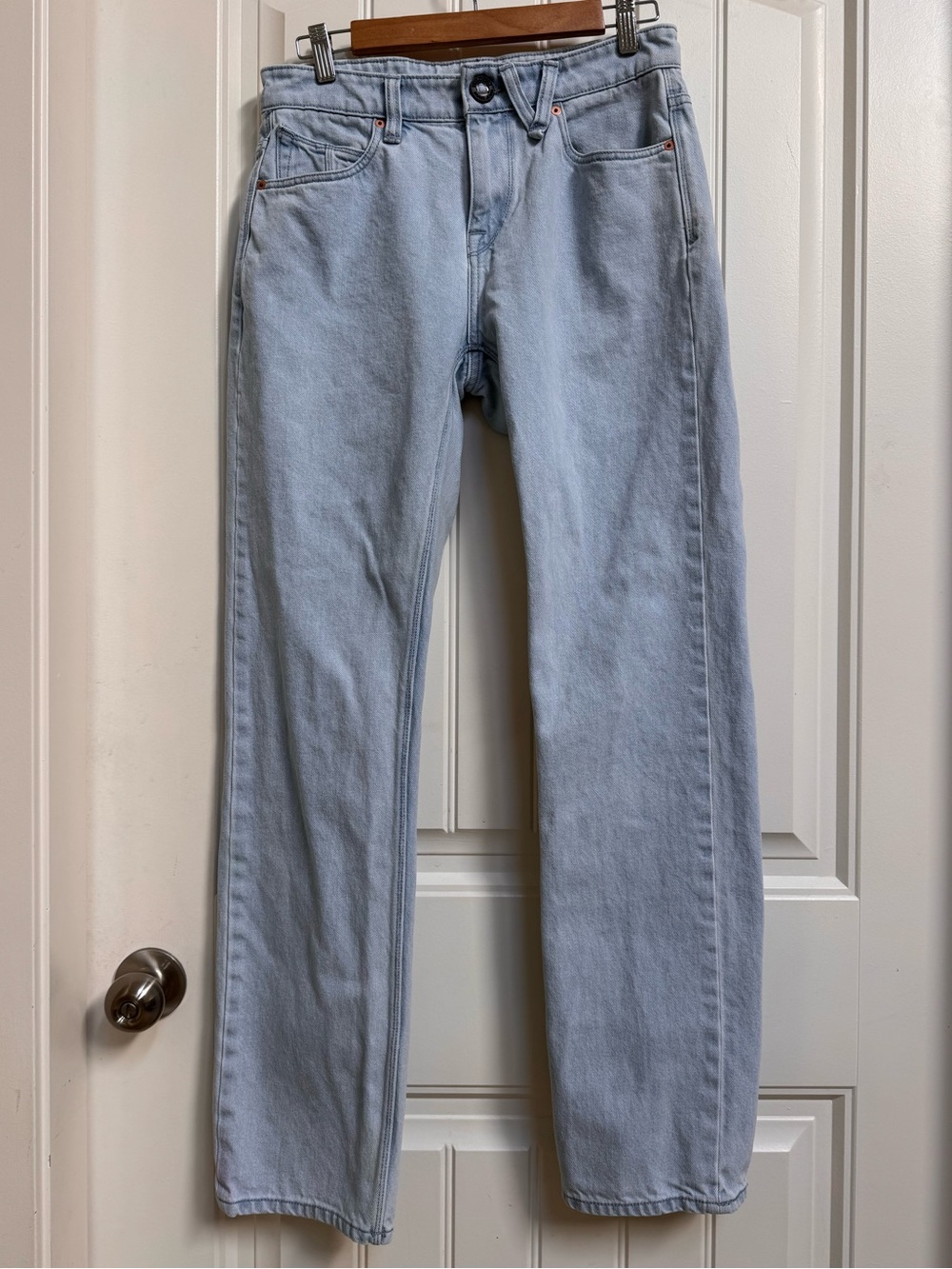 Volcom Solver Modern Straight 100% Cotton Jeans in Light Blue. Size 28 by 32
